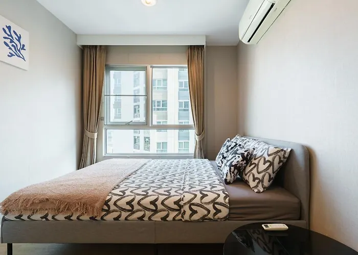 Internet Celebrity Train Night Market Swimming Pool Free Wifi Mrt 100m Apartment Bangkok