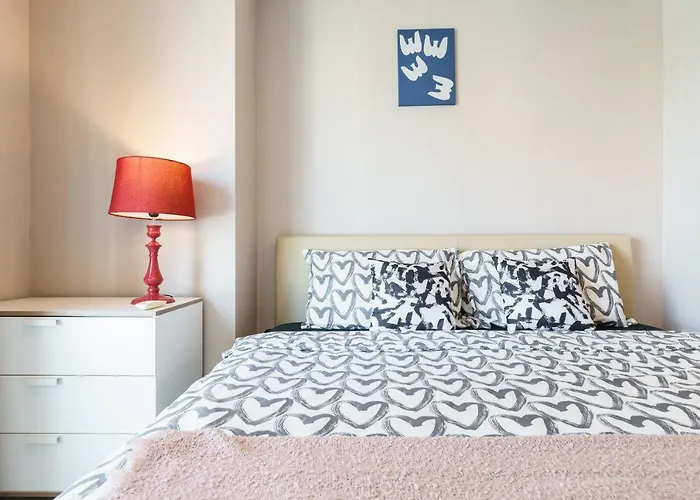 Internet Celebrity Train Night Market Swimming Pool Free Wifi Mrt 100m Apartment *