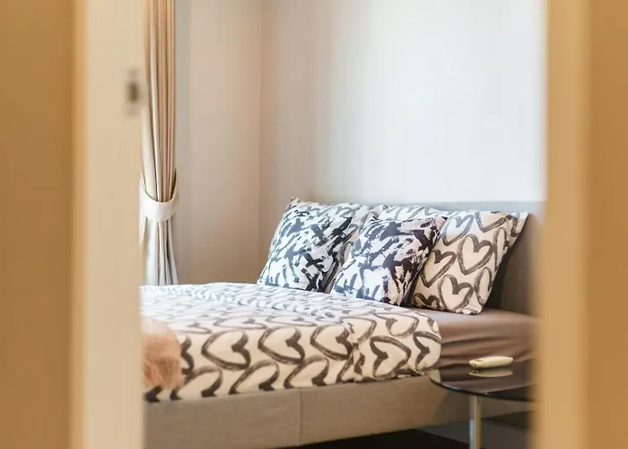 Apartment Internet Celebrity Train Night Market Swimming Pool Free Wifi Mrt 100m