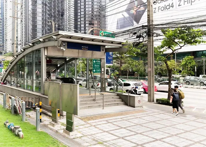 Internet Celebrity Train Night Market Swimming Pool Free Wifi Mrt 100m Bangkok