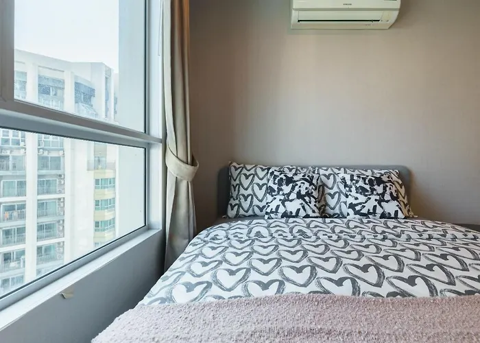Internet Celebrity Train Night Market Swimming Pool Free Wifi Mrt 100m Apartment *